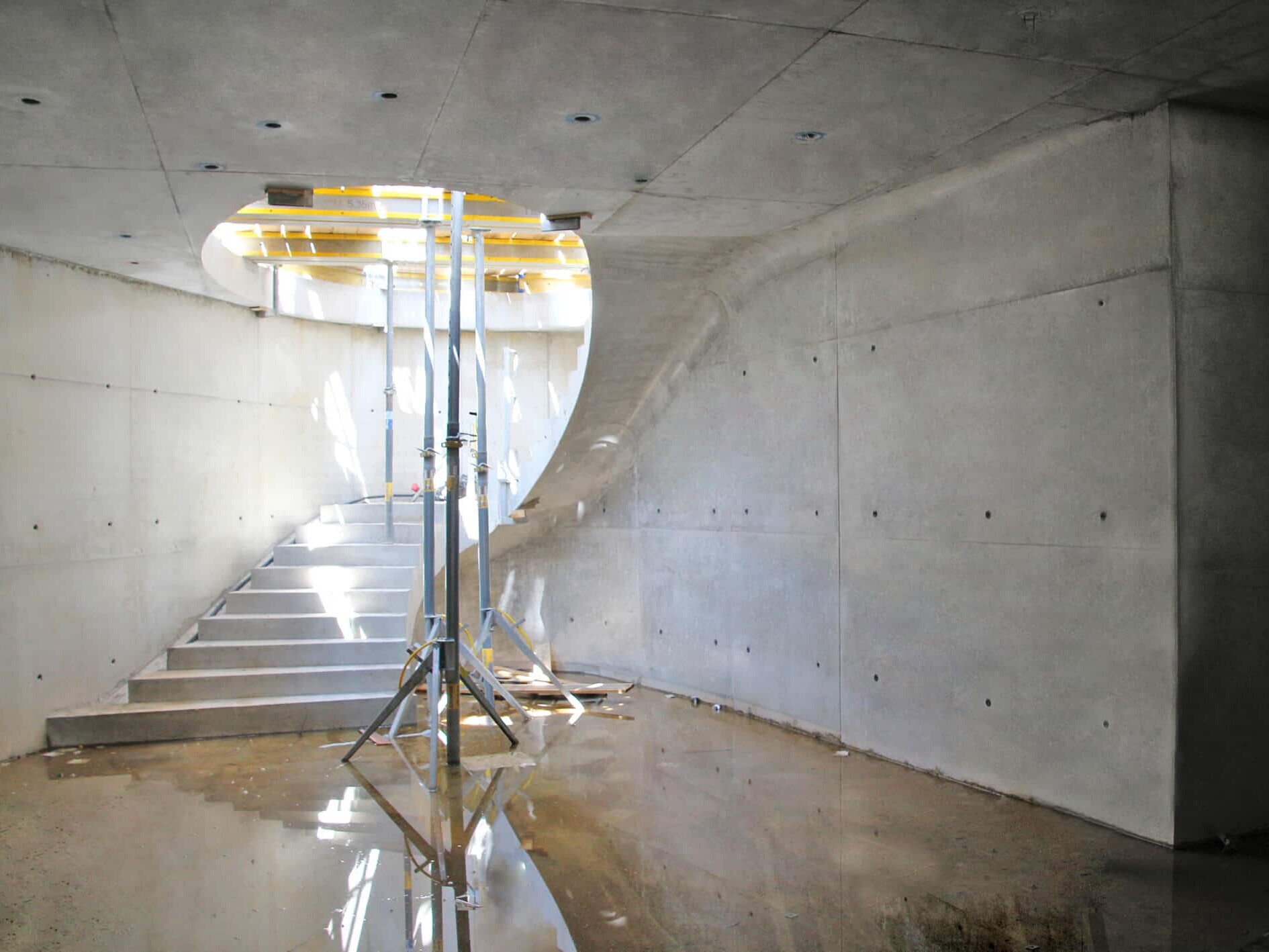 3D-printed concrete formwork for stairs from voxeljet