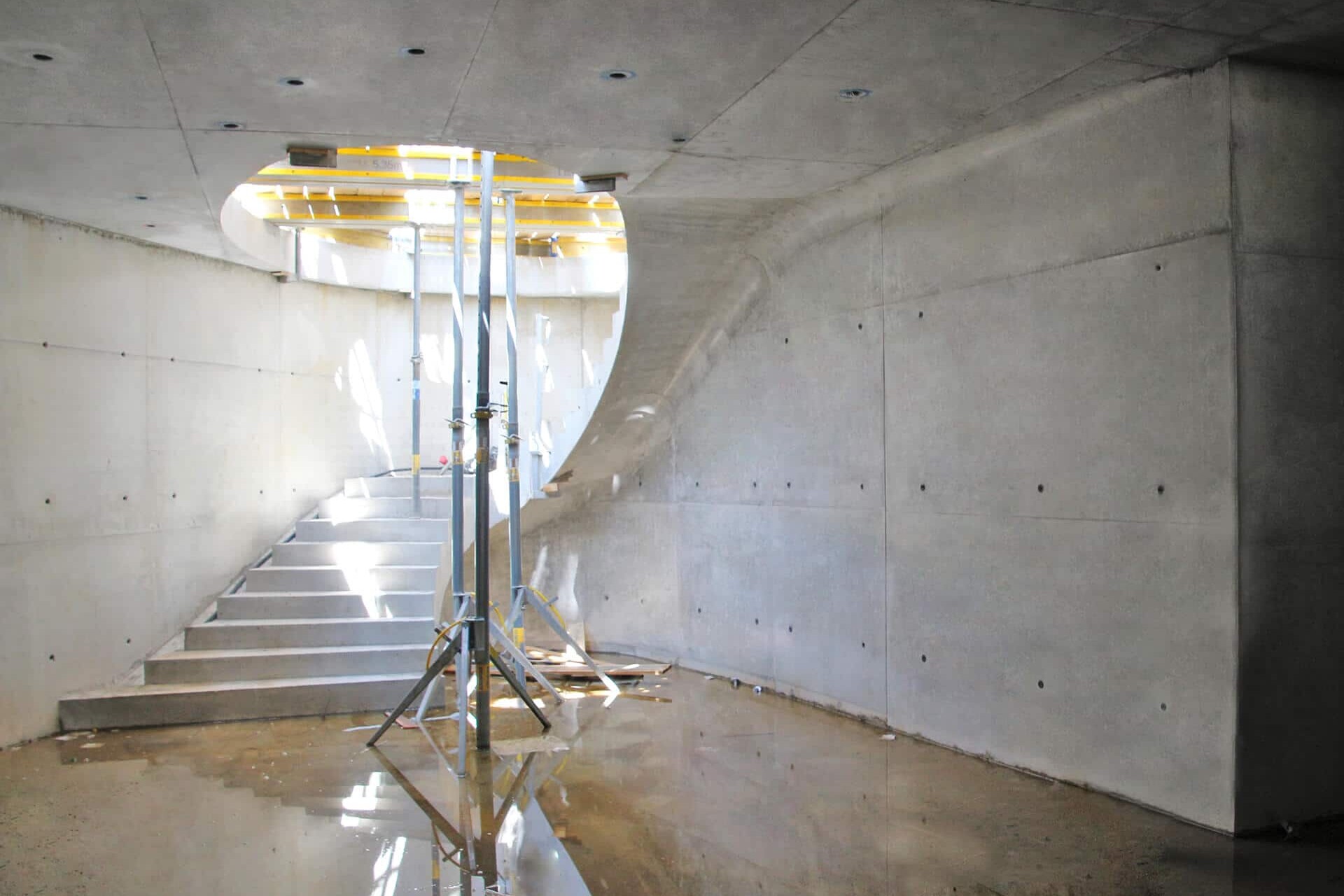 3D-printed concrete formwork for stairs from voxeljet
